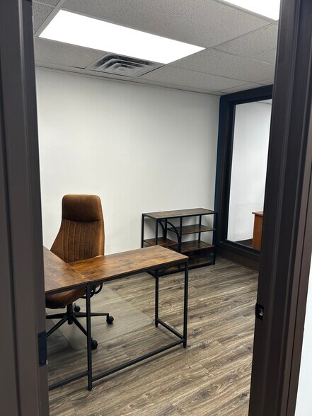 More Photos Of 4042-4044 N Elston Ave, Chicago Storefront Retail Office For Lease