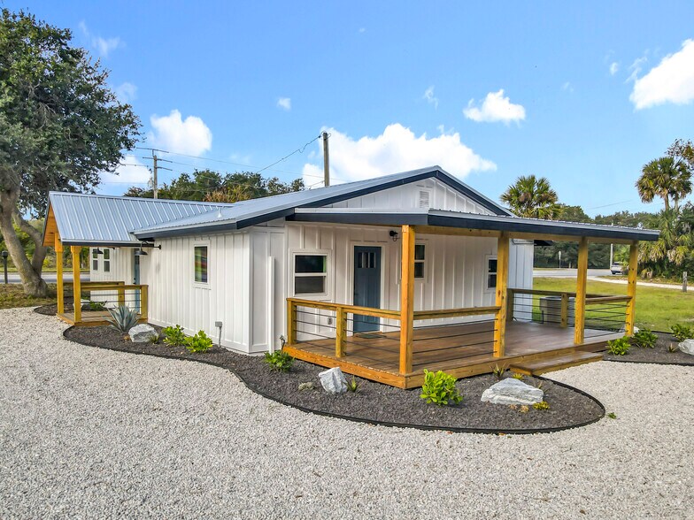 More Photos Of 379 N State Road 415, Osteen Office For Lease