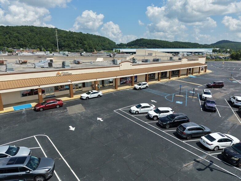 More Photos Of 7501-7641 Crestwood Blvd, Birmingham Unknown For Lease
