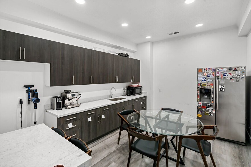 More Photos Of 2550 Washington Blvd, Ogden Office For Lease