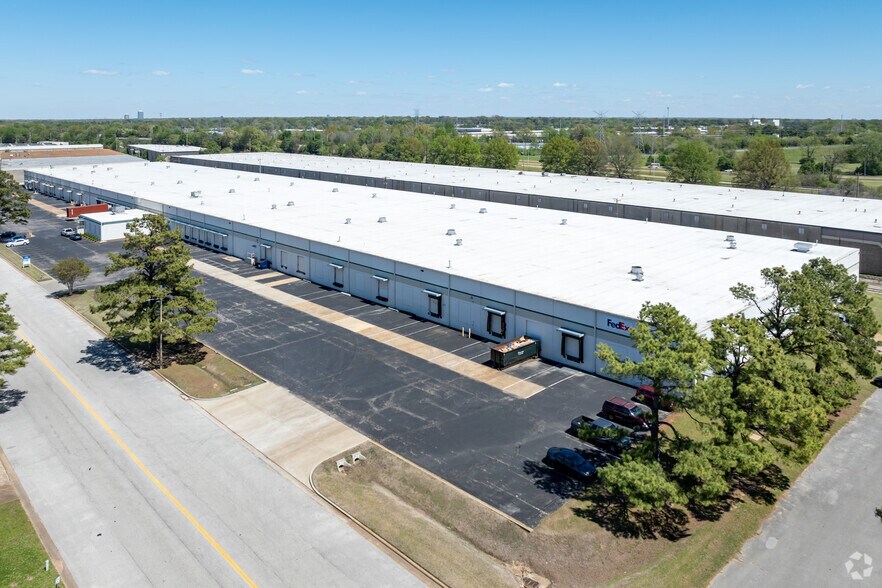 More Photos Of 3920-3970 Delp St, Memphis Warehouse For Lease