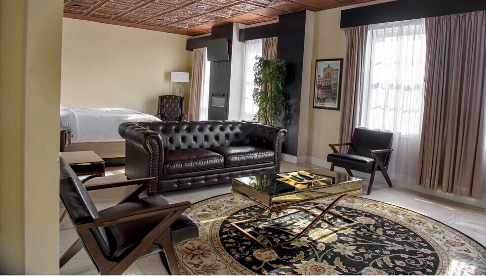 More Photos Of 555 Hamilton St, Allentown Hotel For Sale