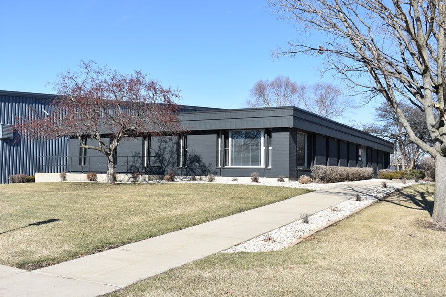 Primary Photo Of 2101 Kennedy Rd, Janesville Light Manufacturing For Lease