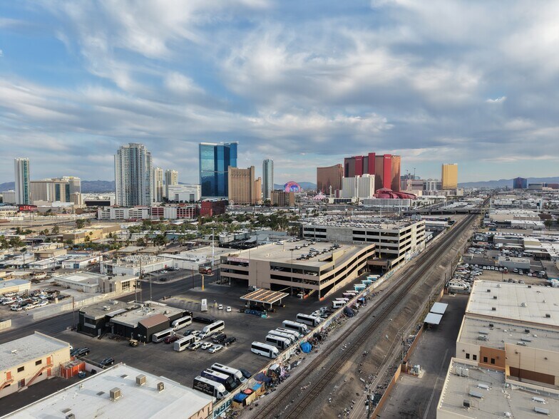 More Photos Of 1900 Industrial Rd, Las Vegas Parking Garage For Lease