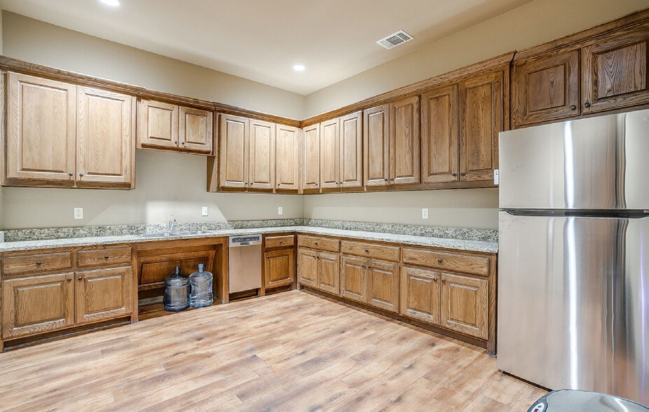 More Photos Of 1420 Markum Ranch Rd, Fort Worth Warehouse For Sale