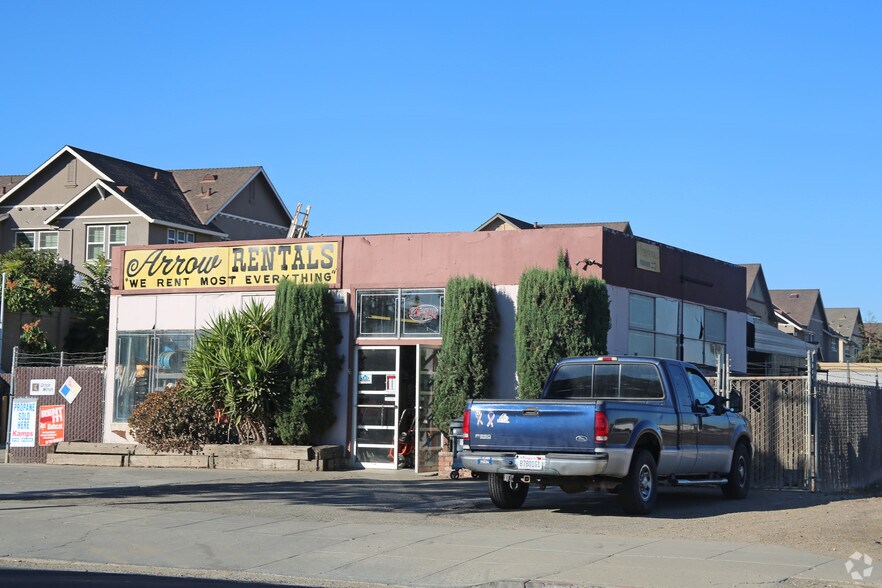 More Photos Of 187 N L St, Livermore Storefront Retail Residential For Sale