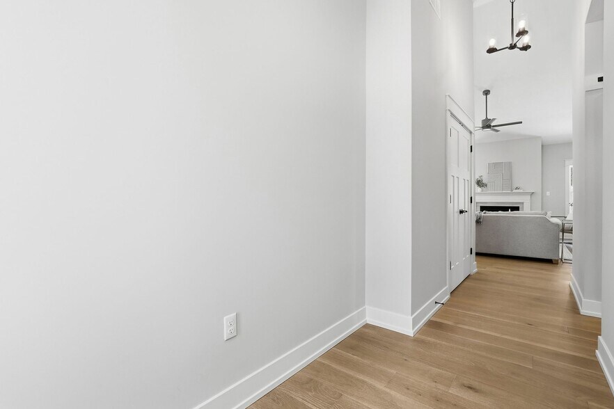 More Photos Of 100 Huselton Dr, Butler Specialty For Sale