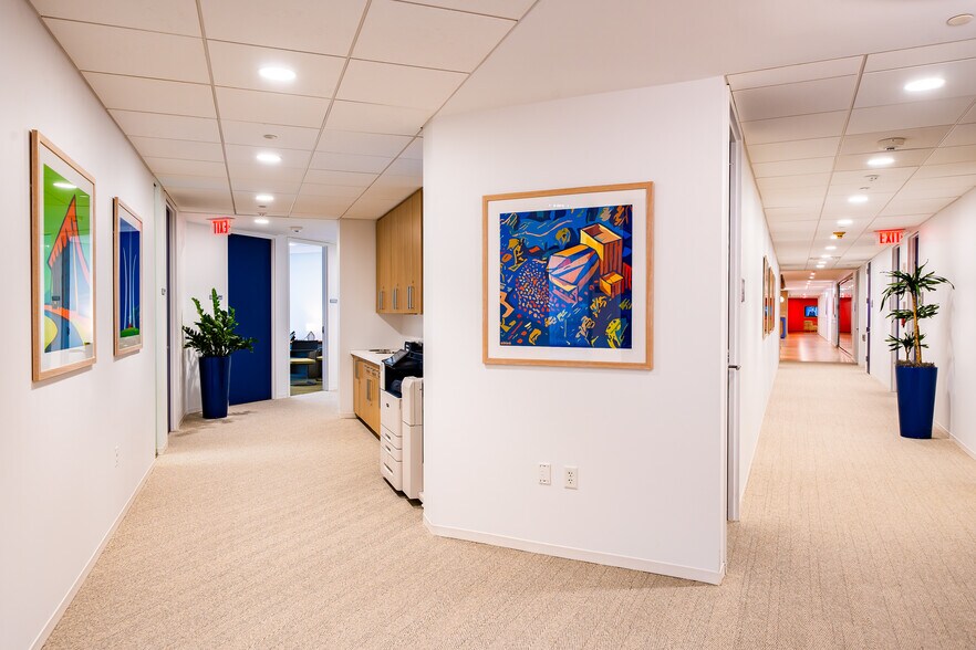More Photos Of 1750 Tysons Blvd, McLean Coworking Space