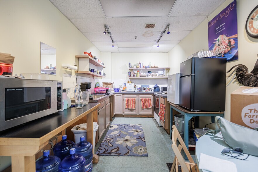 More Photos Of 1024 Garson Ave, Rochester Light Manufacturing For Sale