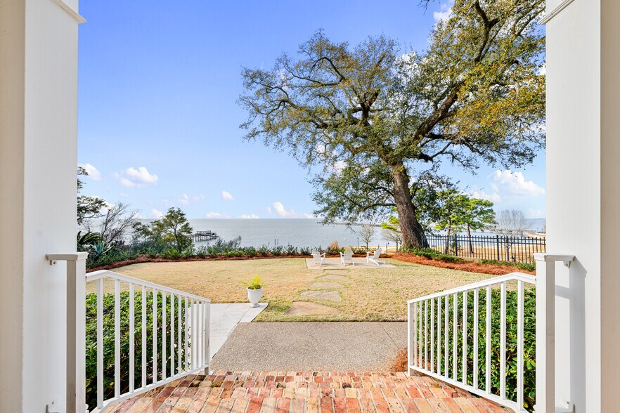 More Photos Of 202 S Mobile St, Fairhope Hospitality For Sale