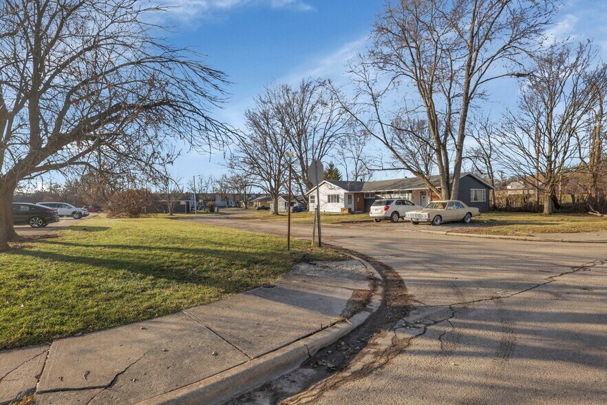 More Photos Of 12-35 Grove Ct, Marysville Apartments For Sale