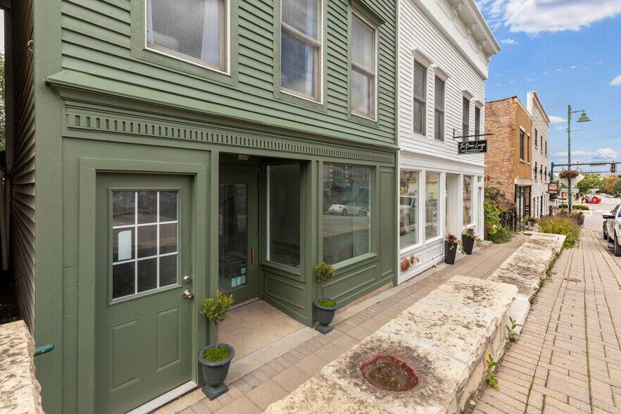 Primary Photo Of 206-208 Stephen St, Lemont Storefront Retail Residential For Lease