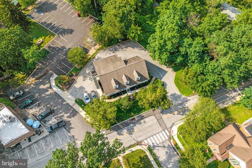 More Photos Of 405 W Wayne Ave, Wayne Office Residential For Sale