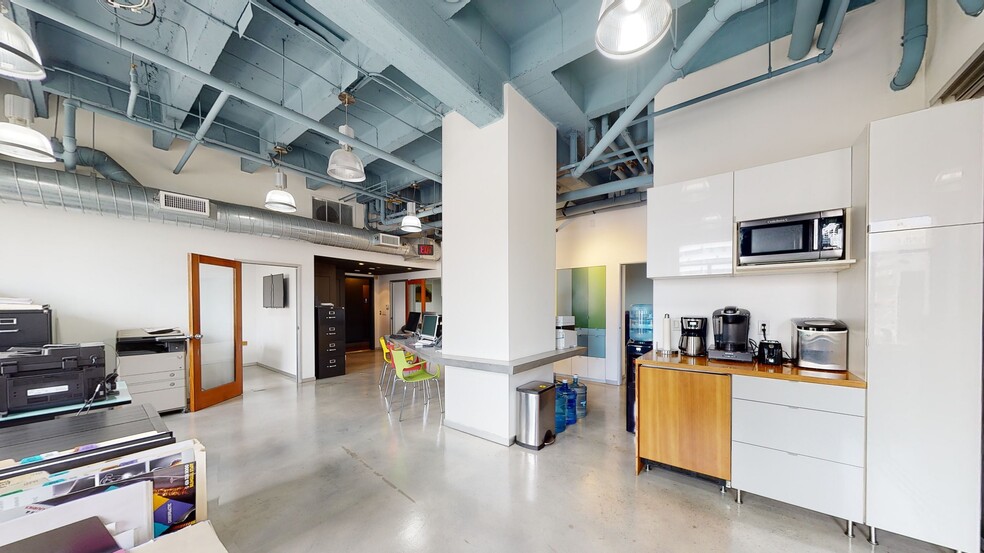 Primary Photo Of 6253 Hollywood Blvd, Los Angeles Loft Creative Space For Sale