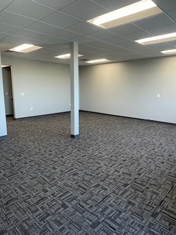 More Photos Of 2764-2808 W 14000 S, Bluffdale Showroom For Lease