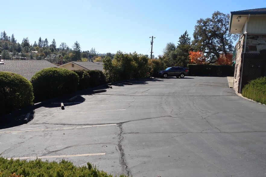 More Photos Of 2828 Easy St, Placerville Office For Sale