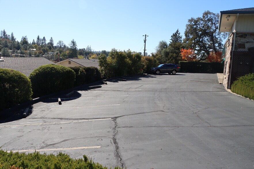 More Photos Of 2828 Easy St, Placerville Office For Lease