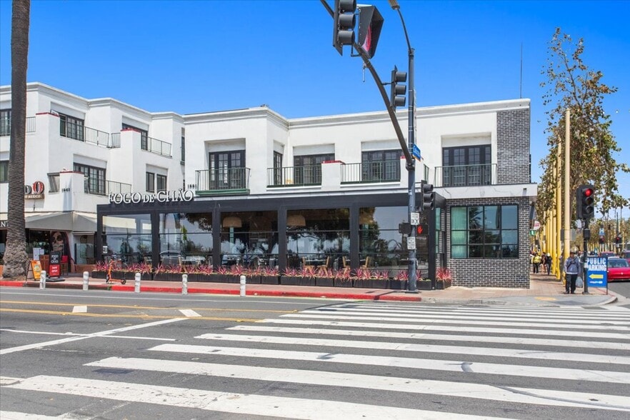 More Photos Of 1541-1551 Ocean Ave, Santa Monica Apartments For Lease