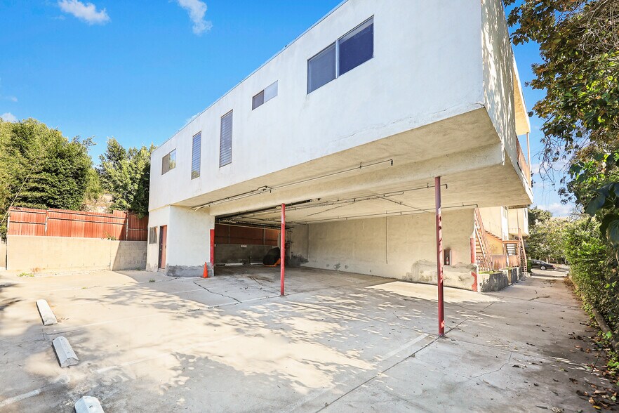 More Photos Of 1651 Golden Gate Ave, Los Angeles Apartments For Sale