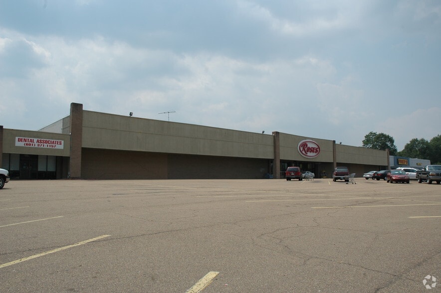 More Photos Of 2885-2899 Terry Rd, Jackson General Retail For Sale