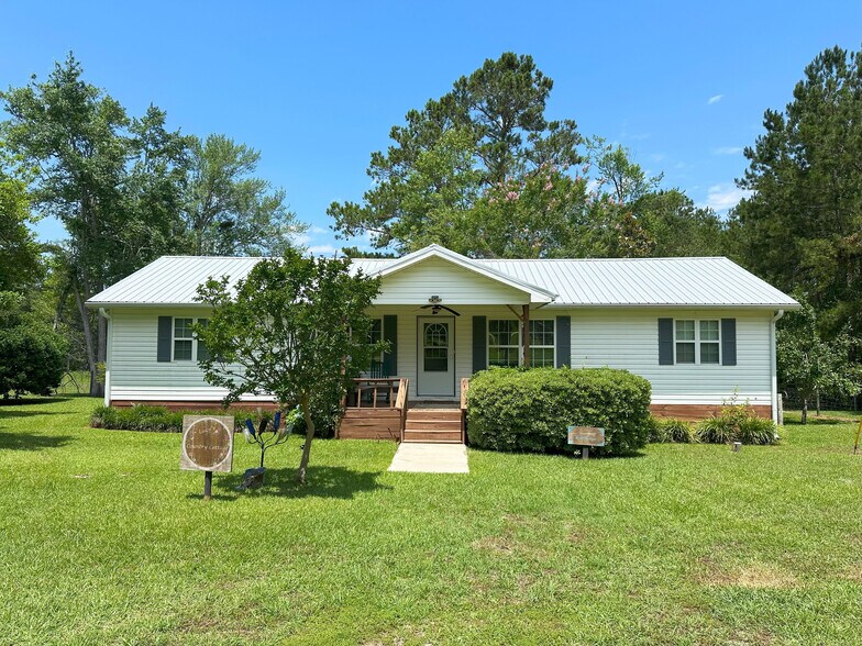 More Photos Of 1367 Freedom Ln, Metter Sports And Entertainment For Lease