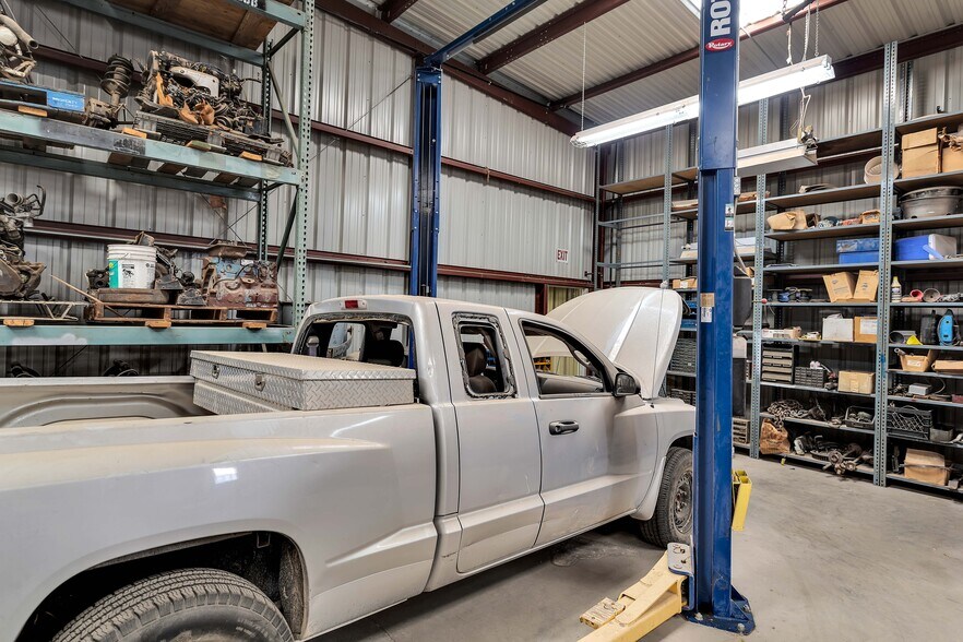 More Photos Of 75851 Baseline Rd, Twentynine Palms Warehouse For Sale