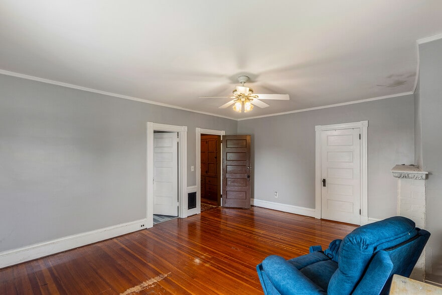 More Photos Of 2665 Boston Tpke, Coventry Funeral Home For Sale