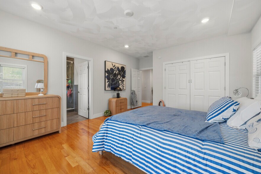More Photos Of 812 Broad St, Milford Apartments For Sale