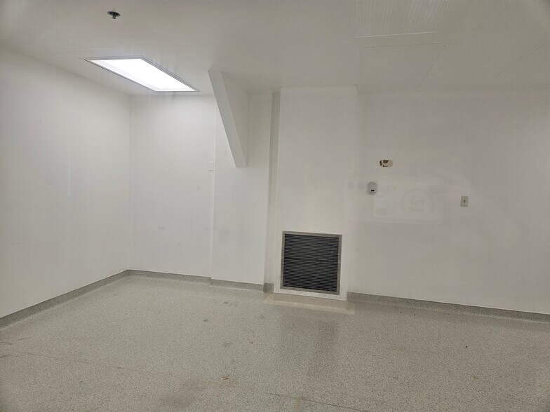 More Photos Of 500 S Hamilton St, Saginaw Medical For Sale