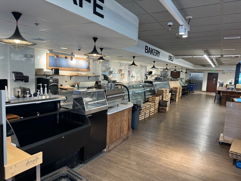 More Photos Of 818-820 Frederick Rd, Catonsville Freestanding For Sale