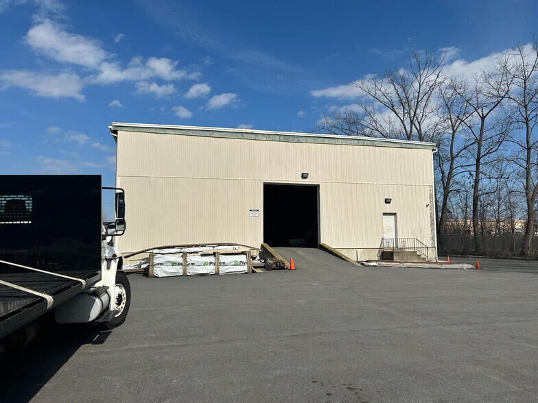 More Photos Of 64 Railroad Ave, Albany Warehouse For Sale