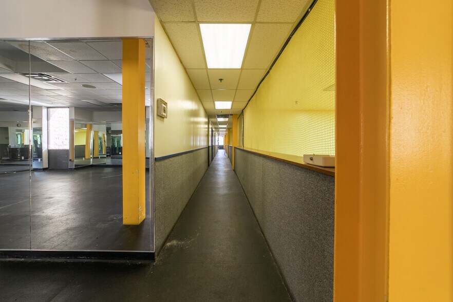 More Photos Of 450 State Route 34, Matawan Light Distribution For Lease