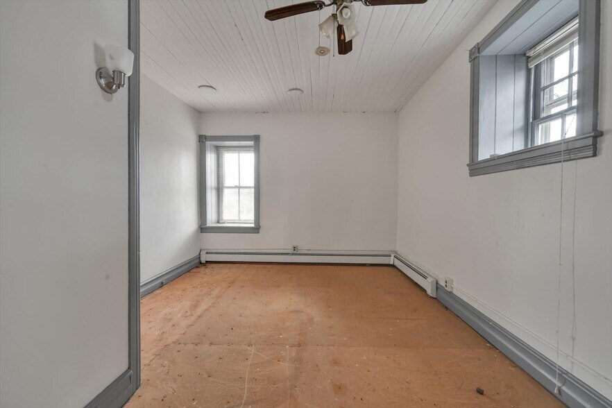 More Photos Of 349 Huffs Church Rd, Mertztown Restaurant For Sale