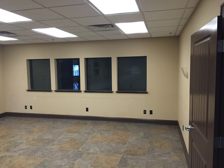 More Photos Of 13290 Contractors Dr, Chico Manufacturing For Lease