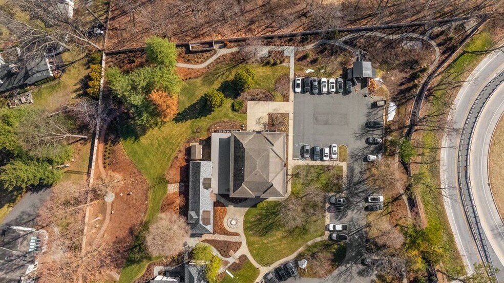 More Photos Of 3705 Kennett Pike, Greenville Office For Lease