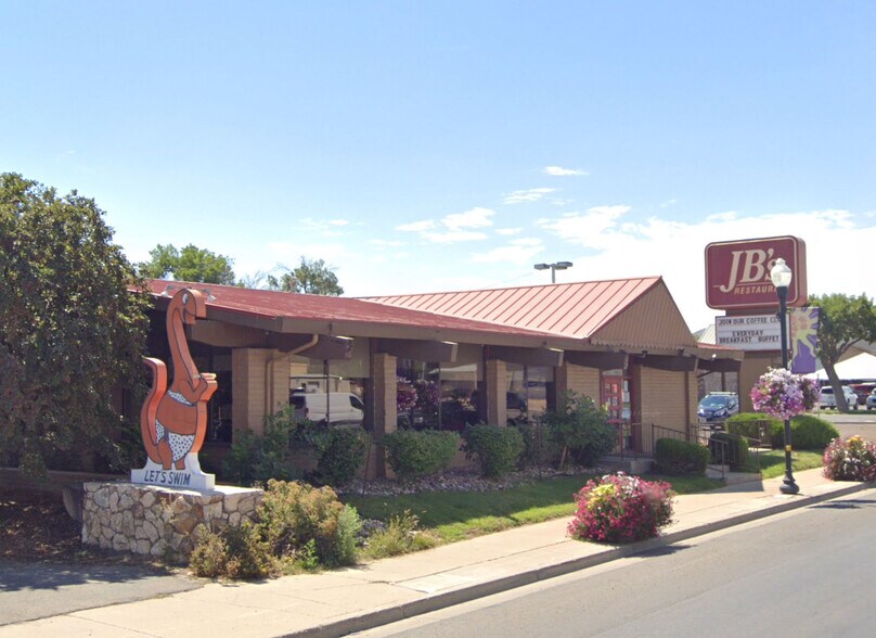 More Photos Of 475 W Main St, Vernal Restaurant For Sale