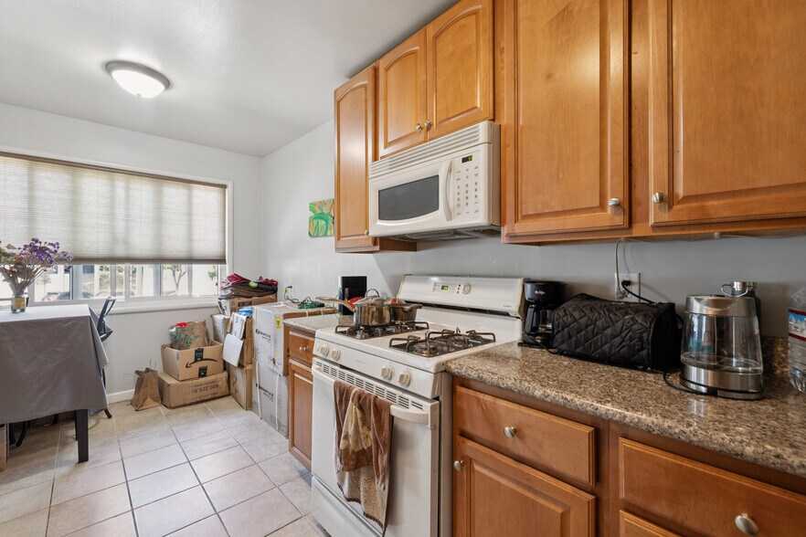 More Photos Of 1140 El Camino Real, Burlingame Apartments For Sale