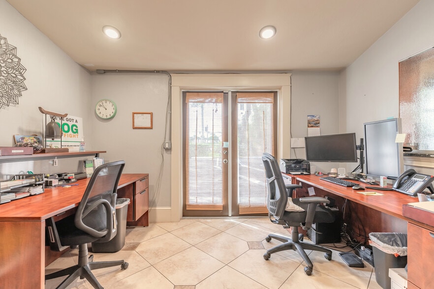 More Photos Of 1112 Riverside Dr, Holly Hill Storefront Retail Office For Sale