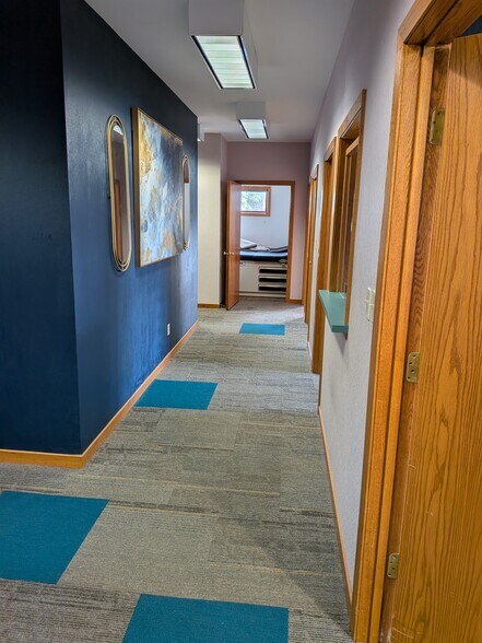 More Photos Of 1011 E Saint Maartens Dr, Saint Joseph Medical For Lease