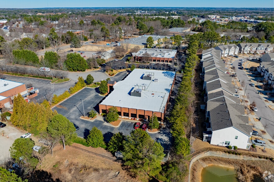 More Photos Of 6100 Maddry Oaks Ct, Raleigh Flex For Sale