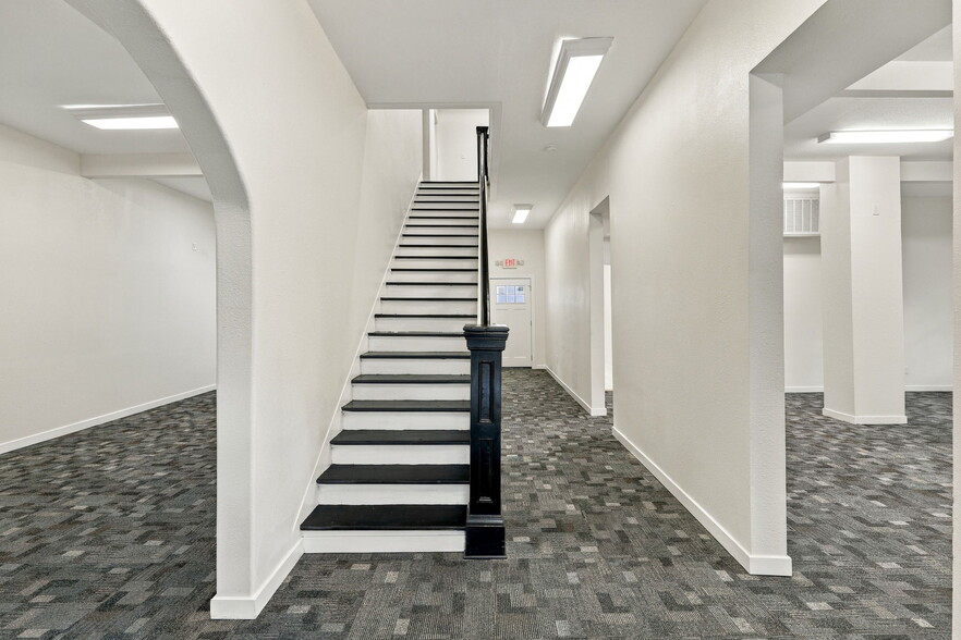 More Photos Of 125 N San Marcos, San Antonio Office Residential For Sale
