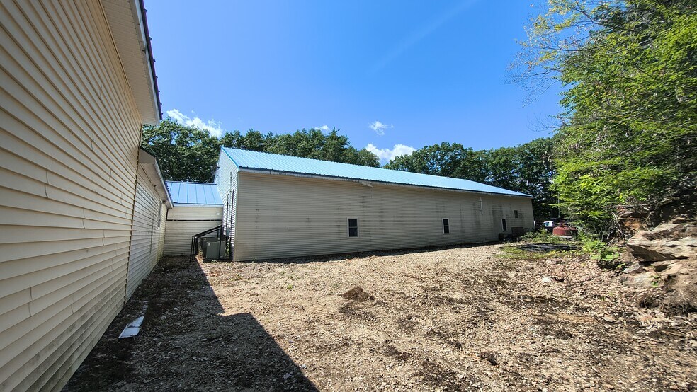 More Photos Of 147 Middle Rd, Center Tuftonboro Warehouse For Sale