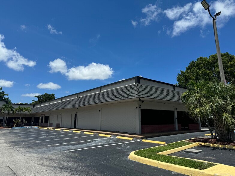 More Photos Of 7529-7575 W Oakland Park Blvd, Lauderhill Unknown For Sale
