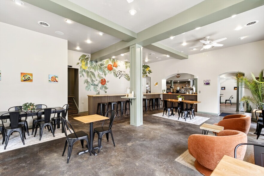 More Photos Of 33 Elm St, East Aurora Restaurant For Sale