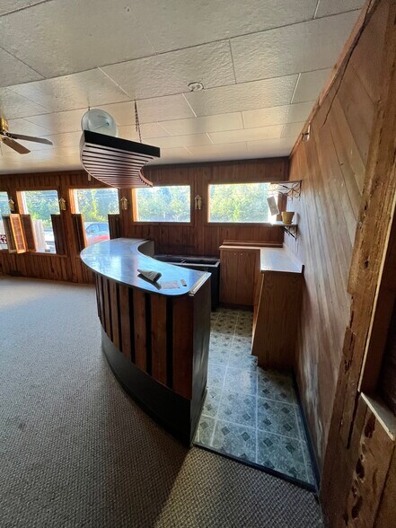 More Photos Of 45441 McKenzie Hwy, Leaburg Restaurant For Sale