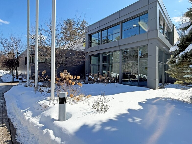 More Photos Of 1800 Southwood Dr, Nashua Office For Sale
