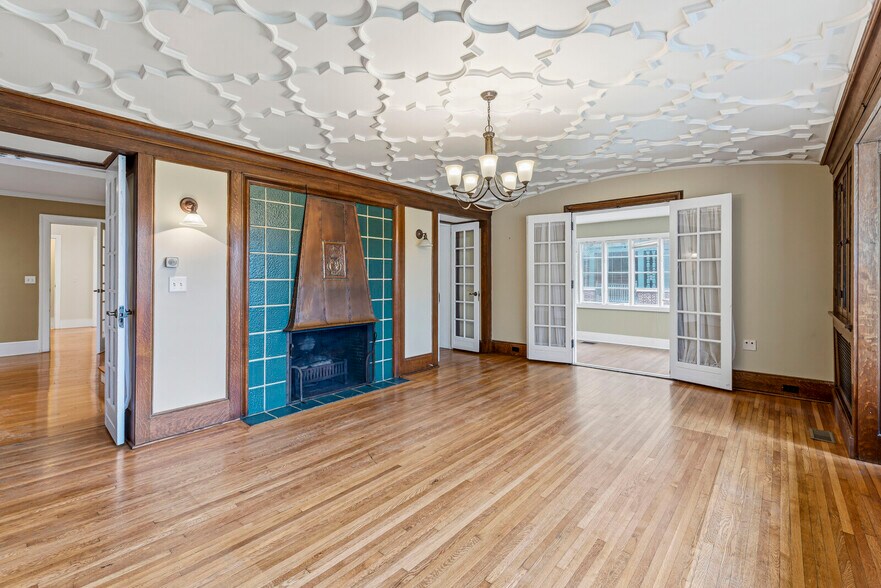 More Photos Of 527 W Colfax Ave, South Bend Office For Sale