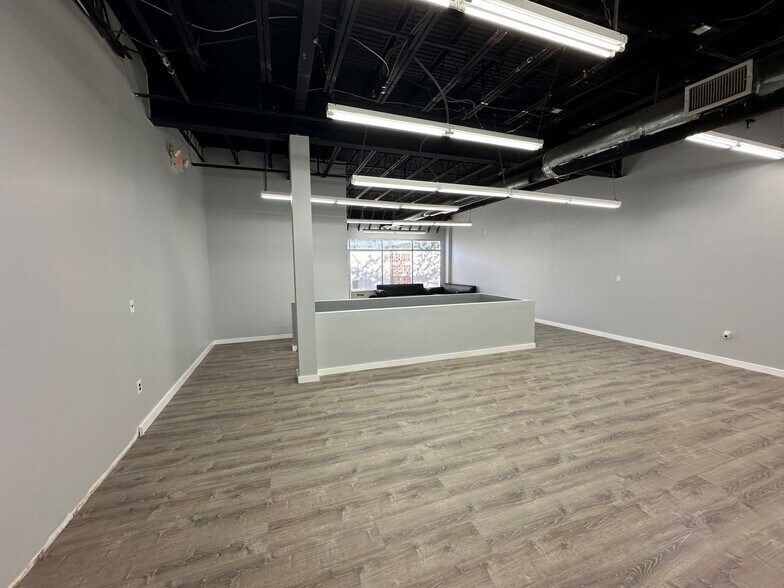 More Photos Of 770 Middle Neck Rd, Great Neck Unknown For Lease