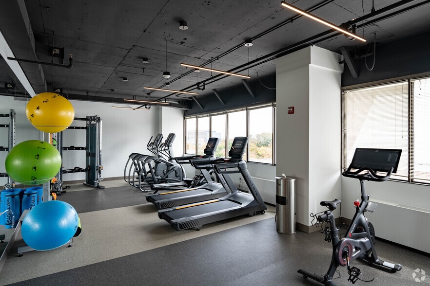 More Photos Of 1700 Rockville Pike, Rockville Office For Lease