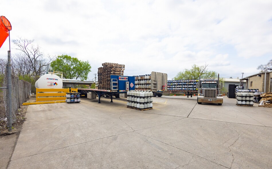 More Photos Of 4158 Division St, Hillside Warehouse For Sale